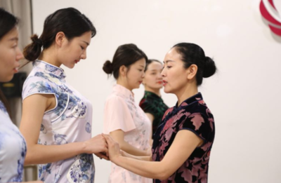 全球8.8開店節(jié) 儀態(tài)禮儀培訓(xùn)加盟總部地址與廣告設(shè)計全解析